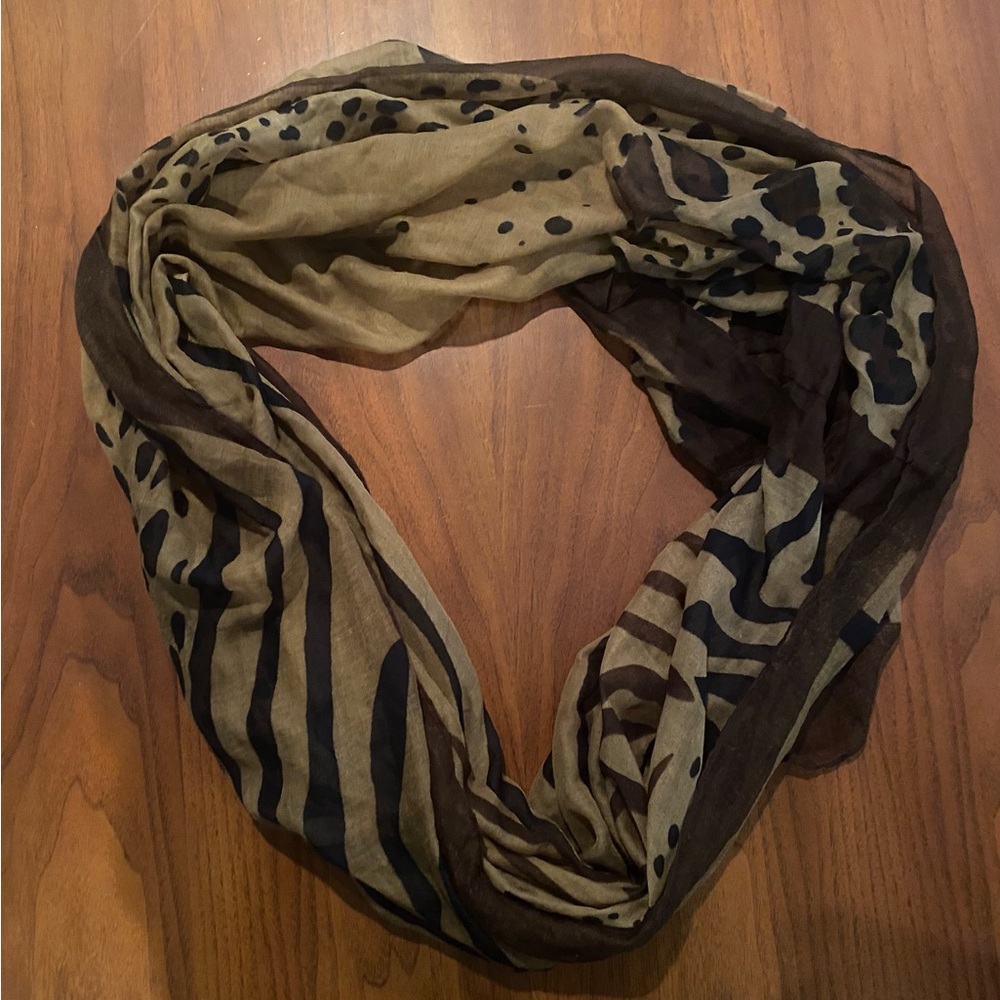 Infinity scarf. Animal print.